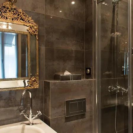 Glamour 3* Paris