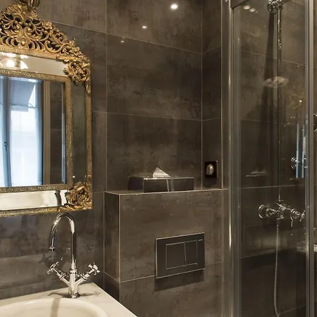 Glamour Hotel
